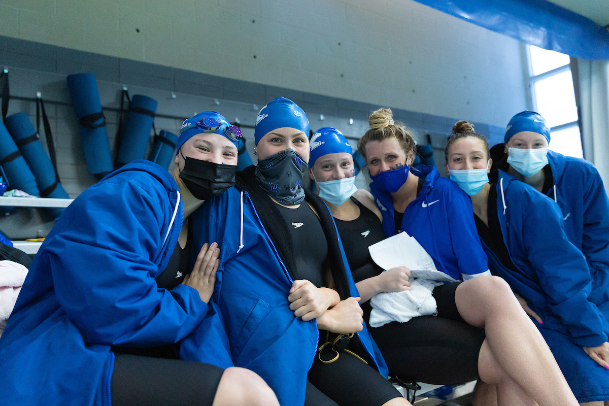 Kentucky Women's team beats Louisville 200.5-99.5
Kentucky Men's team falls to Louisville 111-188.

Photo by Grant Lee | UK Athletics