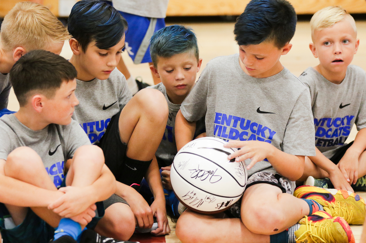 Autographs. 

The Kentucky men's  basketball team at their second day at Harrison County in Cynthiana, Kentucky, during their Satellite Camp tour. June 6, 2019. 

Photo by Eddie Justice | UK Athletics