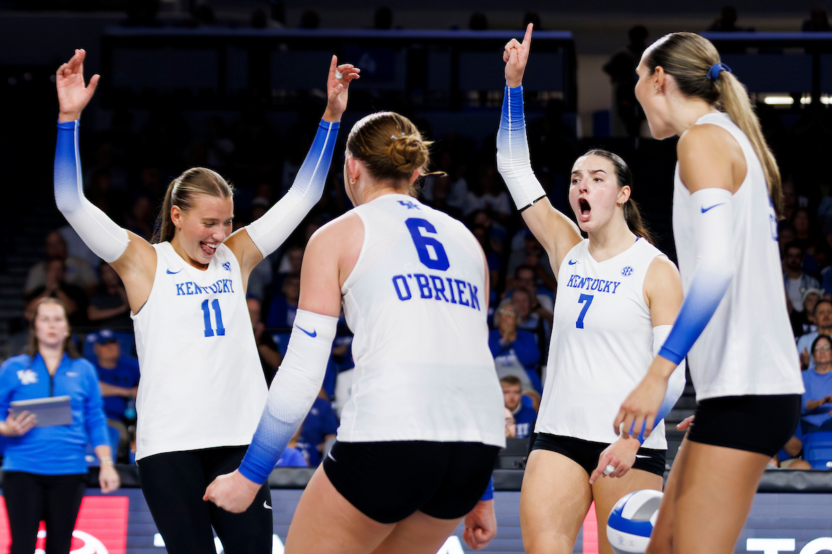 Eva Hudson and Kassie O’Brien Haul in SEC Weekly Awards Monday