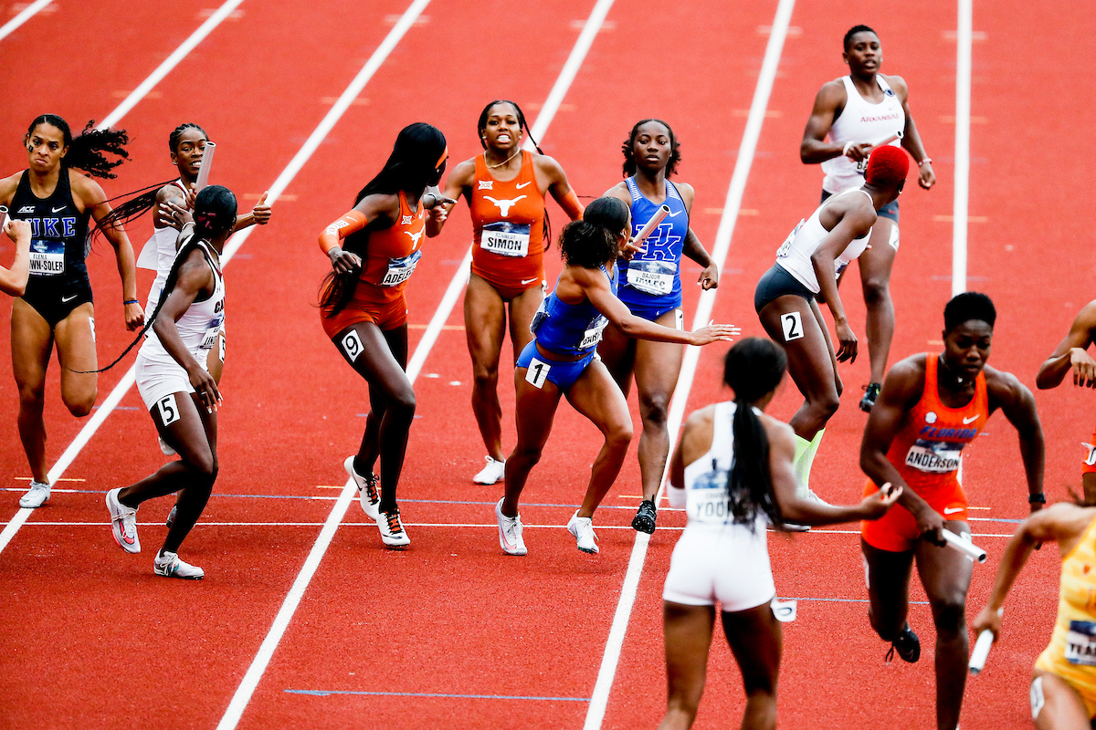 Dajour Miles. Celera Barnes.

Day 4. 2021 NCAA Track and Field Championships.

Photo by Chet White | UK Athletics