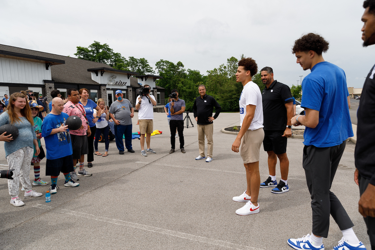 Kellen Grady. Keion Brooks Jr. Lance Ware.

Some of the Kentucky men's basketball team visited the Pillar Community Engagement Center on Tuesday in Crestwood, Kentucky.

Photo by Elliott Hess | UK Athletics