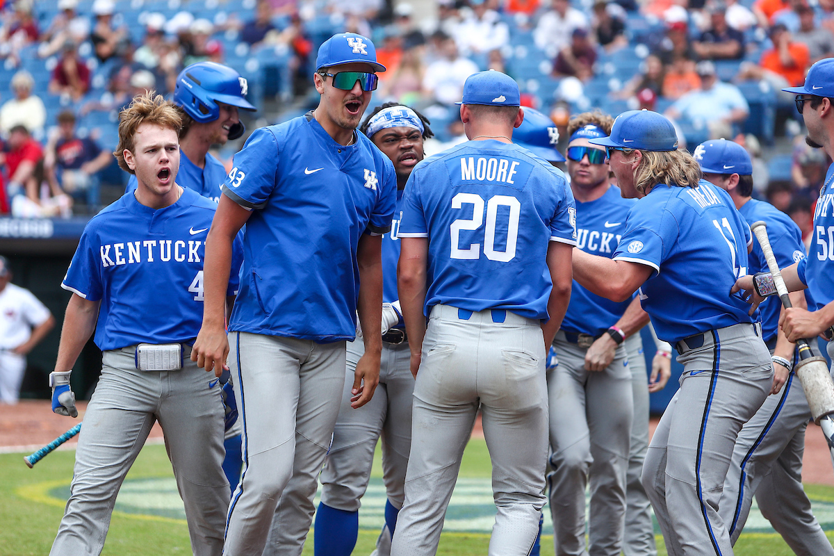 Emilien Pitre. Jackson Nove. Oraj Anu.

Kentucky beats Auburn 3-1.

Photo by Sarah Caputi | UK Athletics
