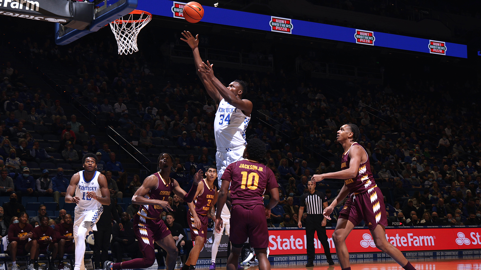 Big First Half Leads No. 9 Kentucky Past Central Michigan