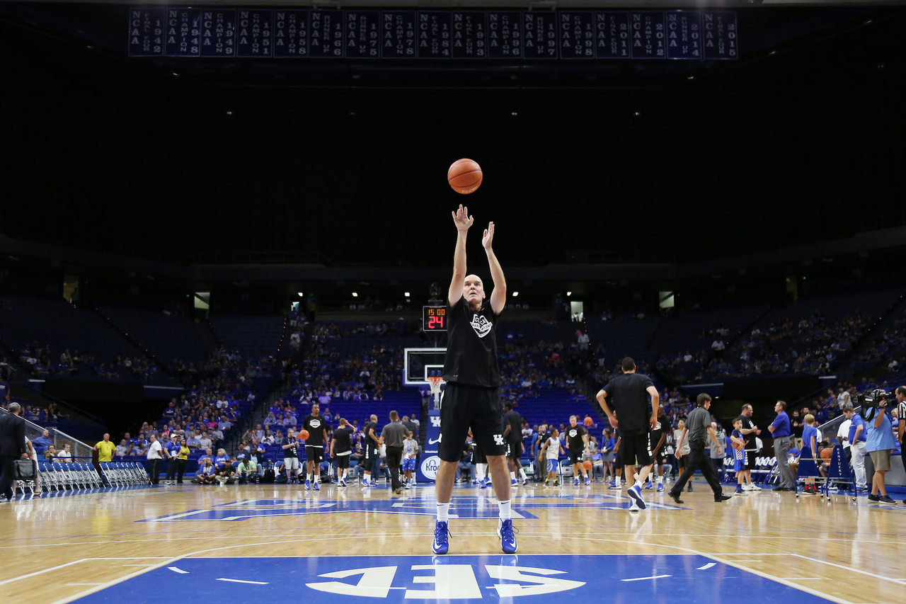 Former Kentucky men's basketball players across a number of decades came back to Rupp Arena for the 2017 UK Alumni Charity Series. 