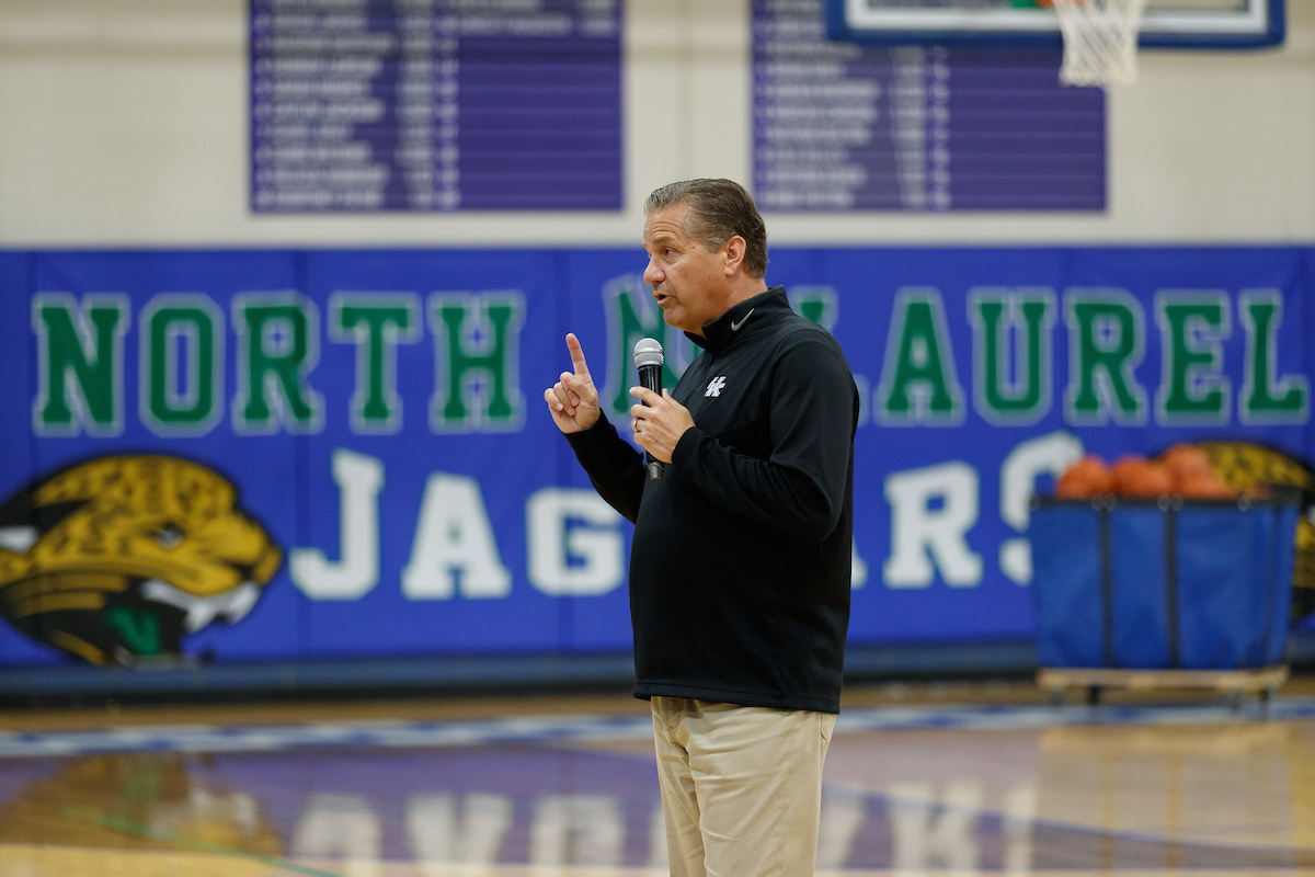 Coach John Calipari.

Men’s basketball camp at North Laurel High School in London, Kentucky.

Photo by Elliott Hess | UK Athletics
