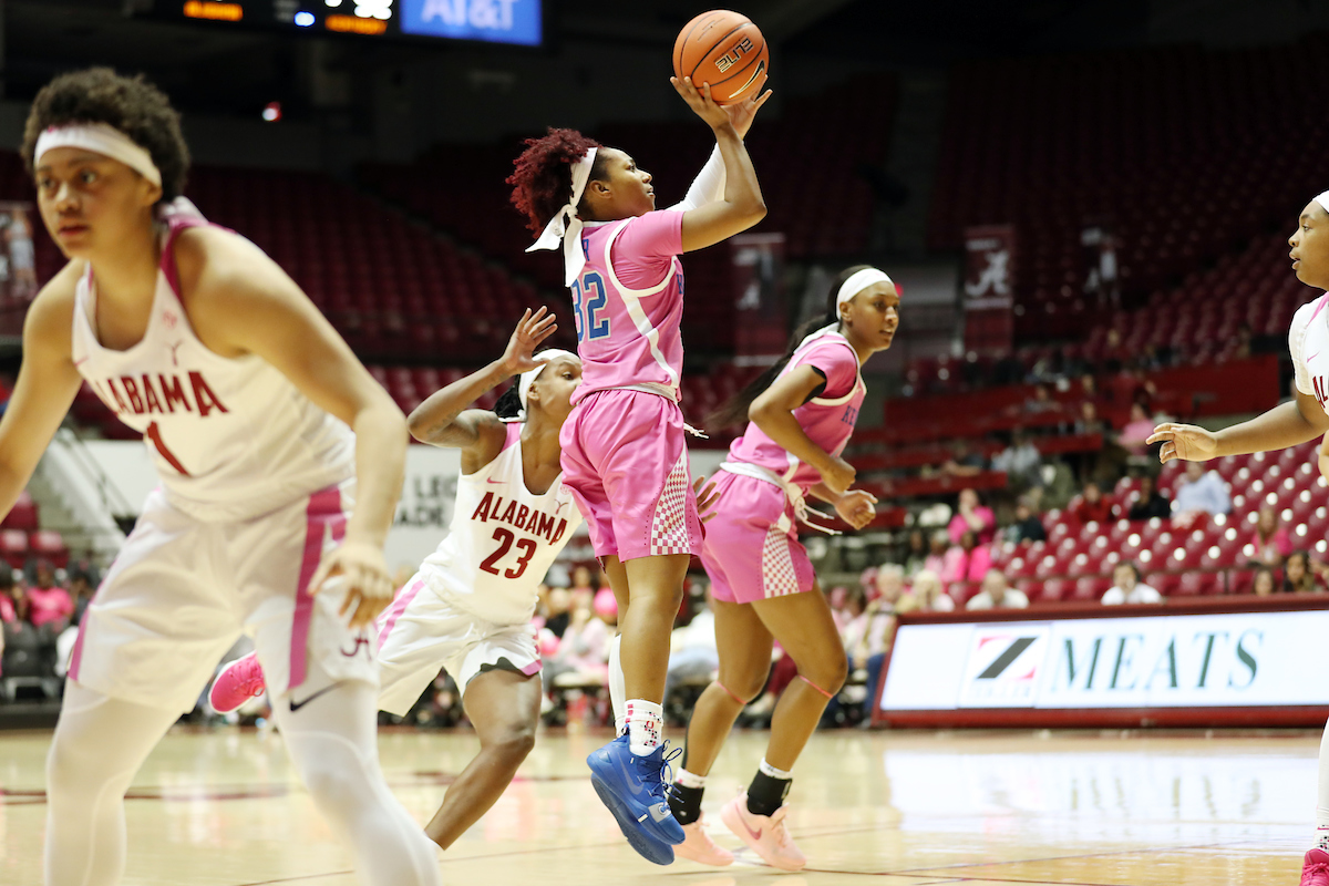 Jaida Roper

The UK Women's Basketball team beat Alabama.
Photo by Britney Howard | UK Athletics