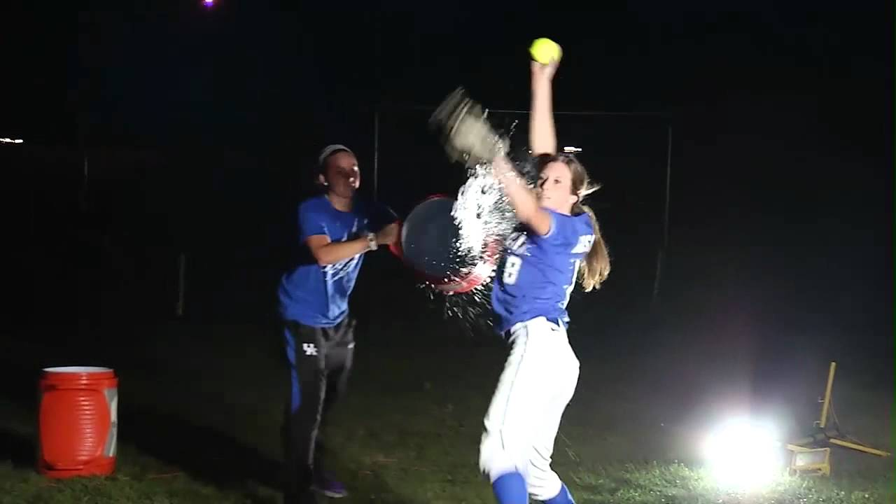 UK Rewind: Softball Photo Day