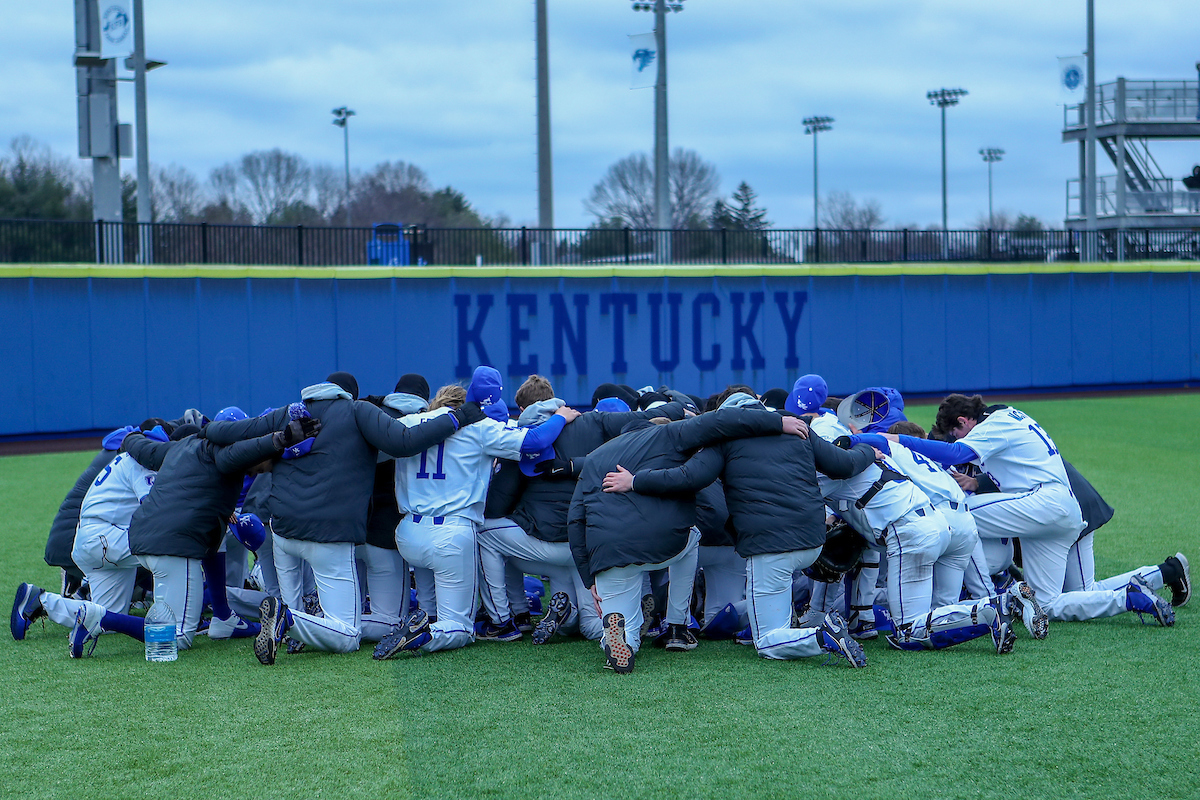Team.

Kentucky defeats Western Michigan 14-3.

Photo by Sarah Caputi | UK Athletics