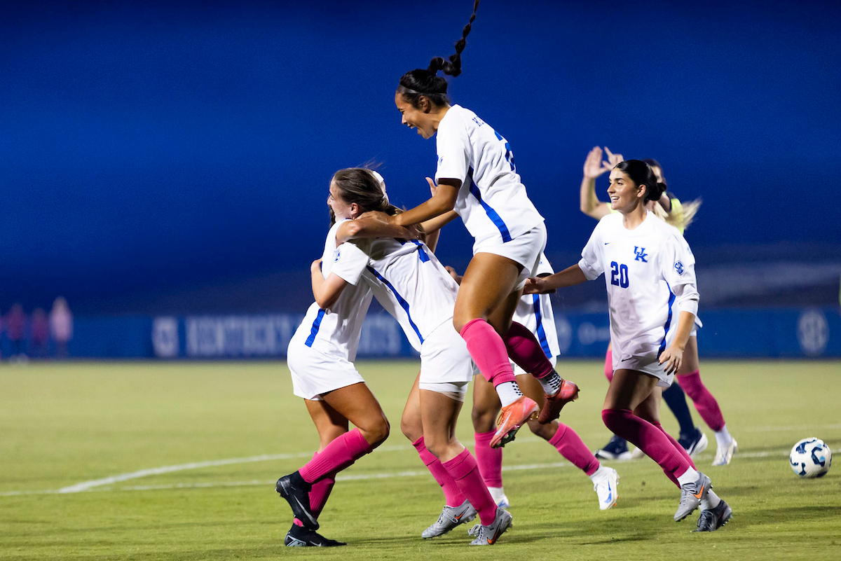 Kentucky, LSU Trade Late Goals, Draw 1-1