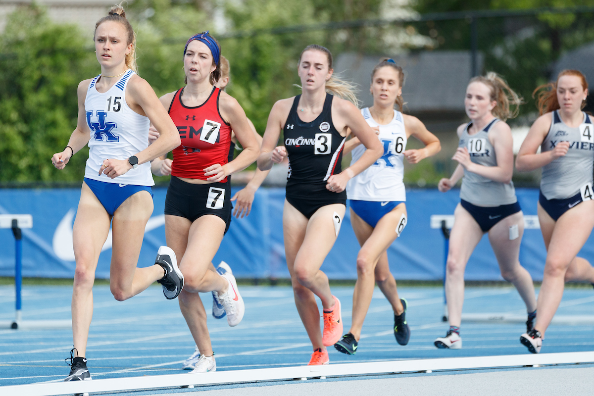 TORI HERMAN. SOPHIE CARRIER.

Day one of the Kentucky Invitational.

Photo by Elliott Hess | UK Athletics