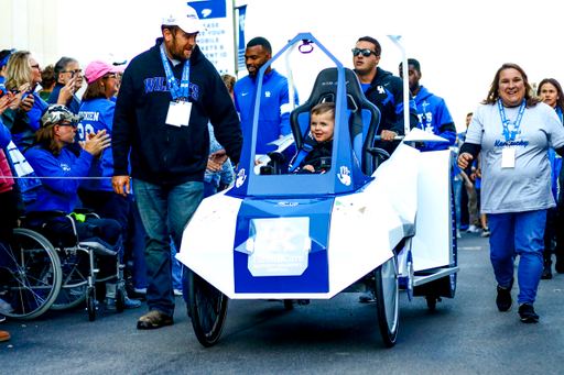 Fans. 

Kentucky vs Arkansas Catwalk. 

Photo by Grace Bradley | UK Athletics