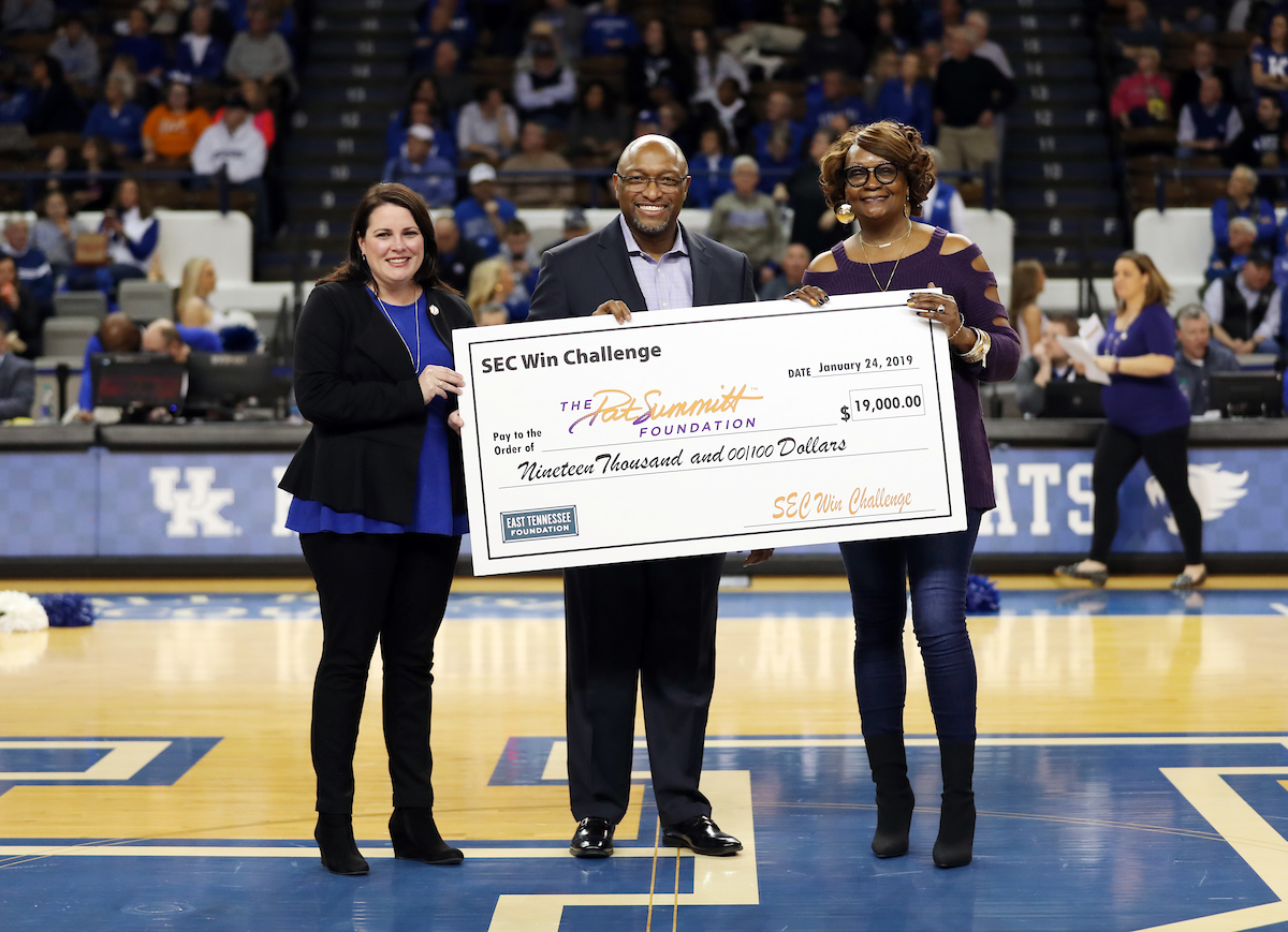 Dexter Lander, We back pat

The UK Women's Basketball team beats Mizzou. 

Photo by Britney Howard  | UK Athletics