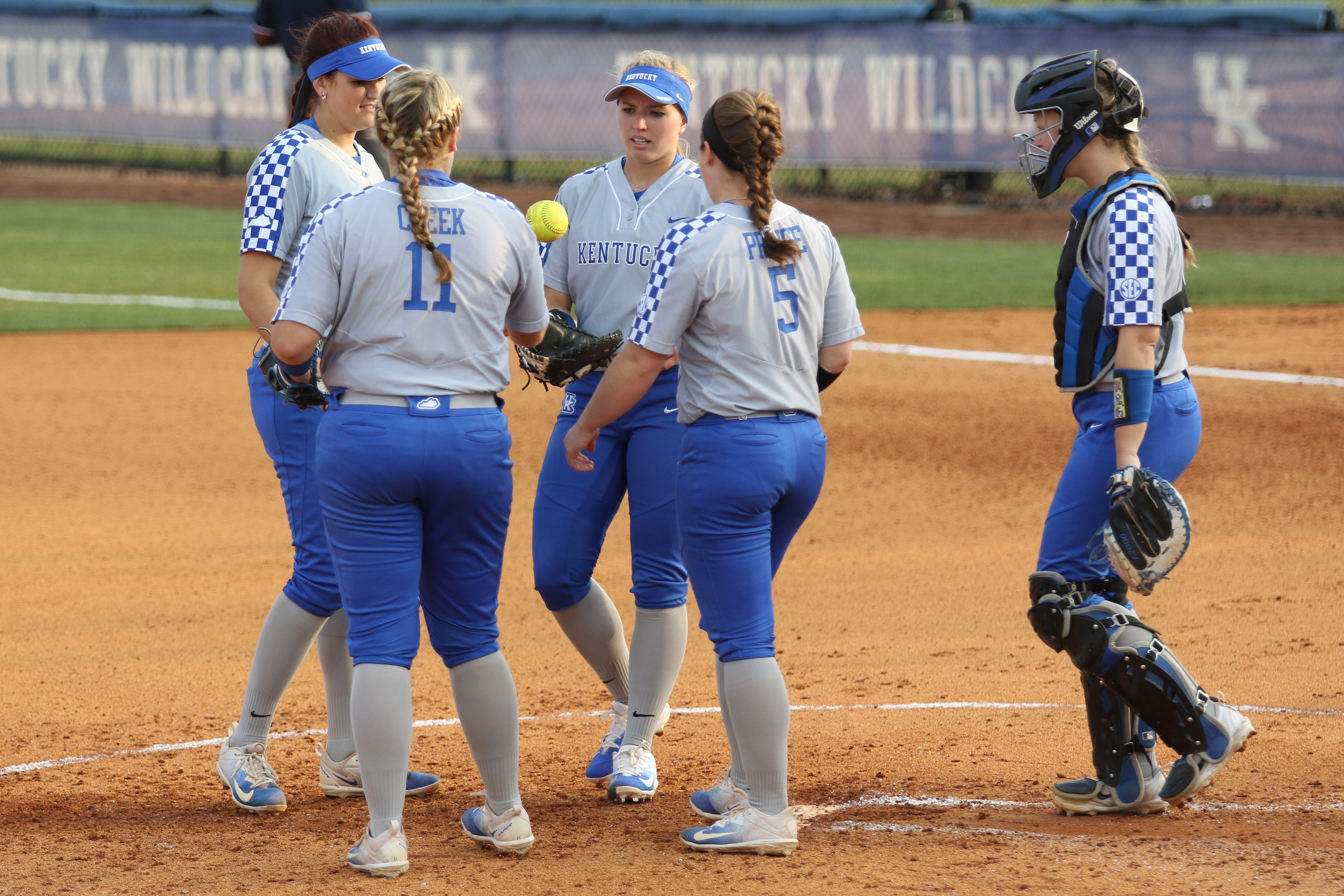 Softball Moves Saturday to Doubleheader with Arkansas