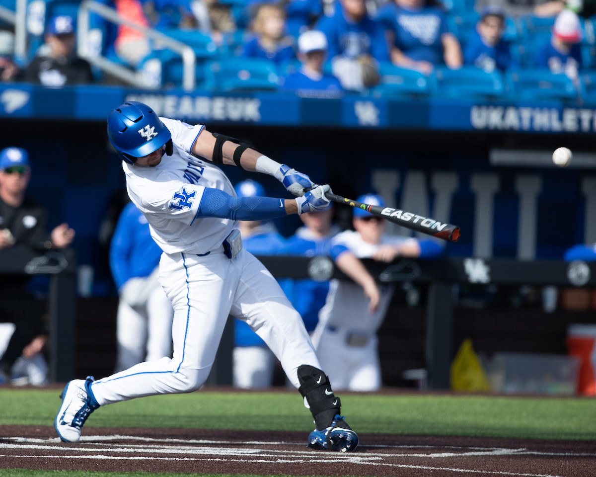 Hunter Gilliam Named NCBWA Dick Howser Trophy National Hitter of Week