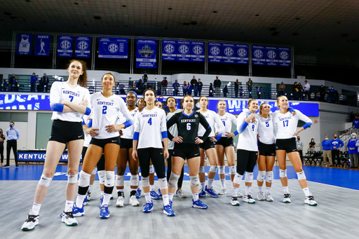 UK Volleyball Team. 

Kentucky sweeps Florida 3-0.

Photo By Barry Westerman | UK Athletics