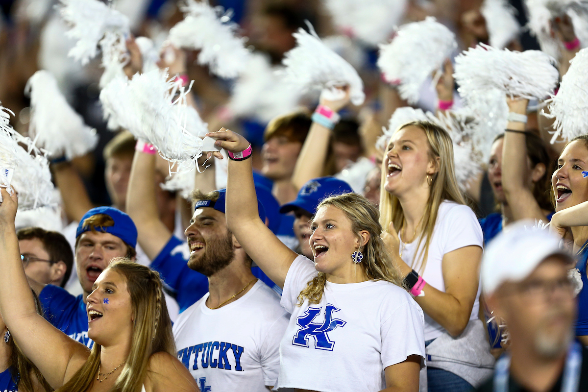 UK Fans. Kentucky beat Mizzou 35-28. Photo By Barry Westerman | UK Athletics