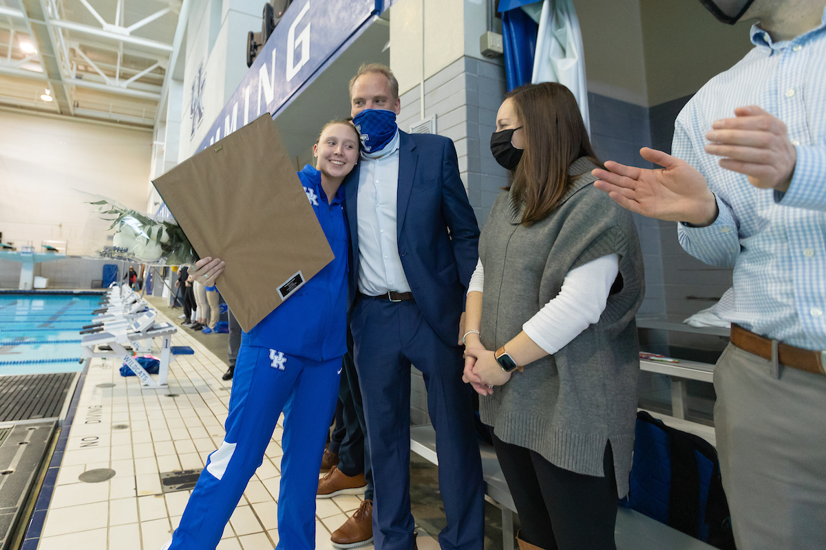 Kentucky Women's team beats Louisville 200.5-99.5
Kentucky Men's team falls to Louisville 111-188.

Photo by Grant Lee | UK Athletics