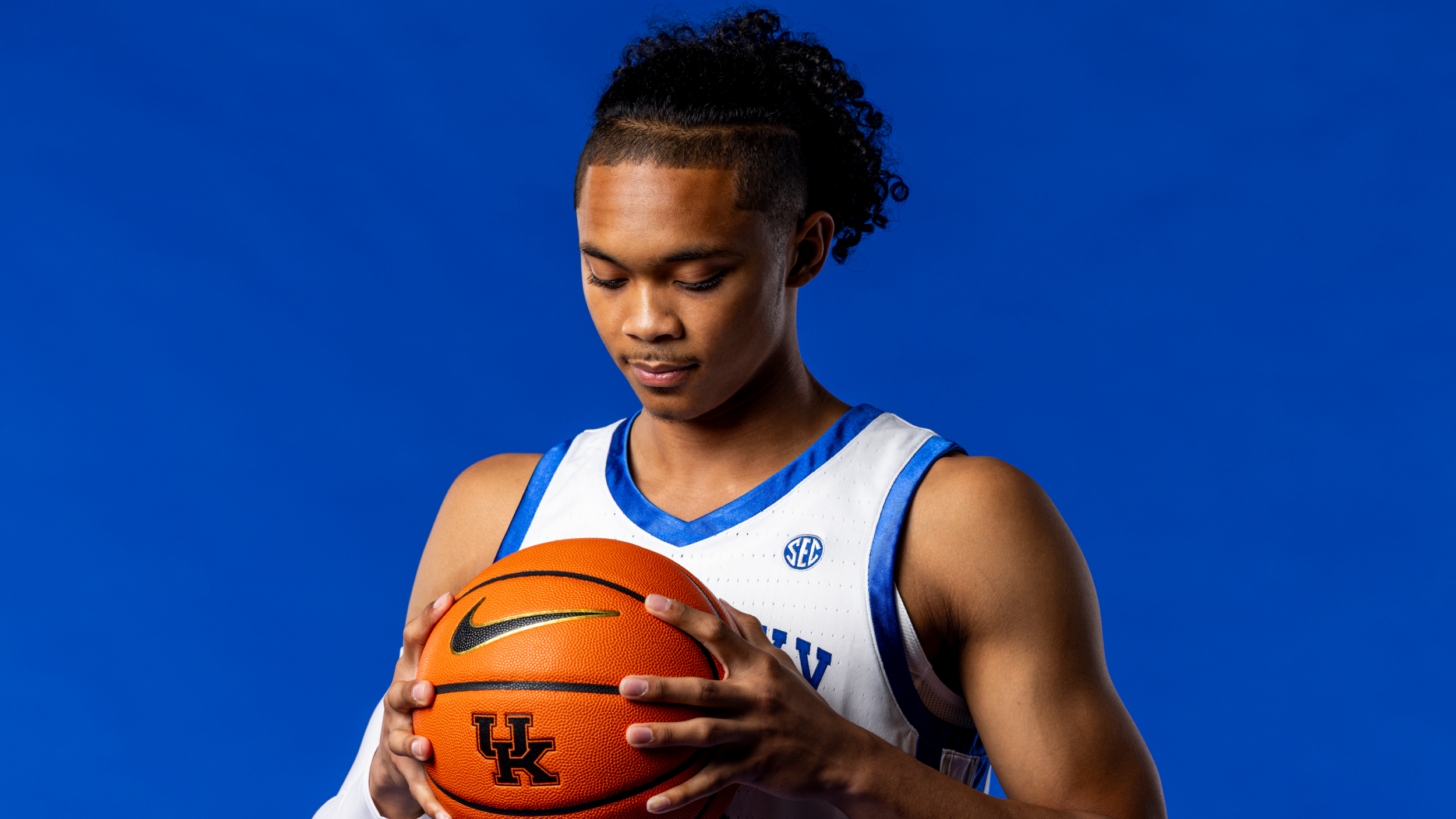 Jaland Lowe Named to Bob Cousy Award Watch List