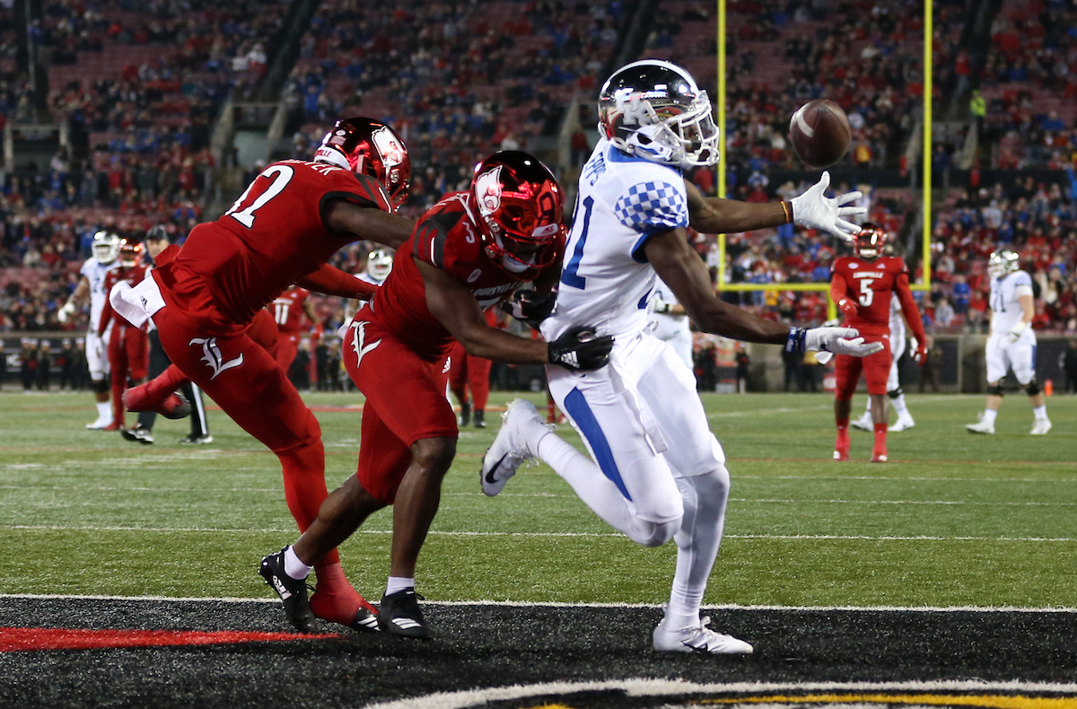 Isaiah Epps

Kentucky Football beats Louisville at Cardinal Stadium 56-10.


Photo By Barry Westerman | UK Athletics