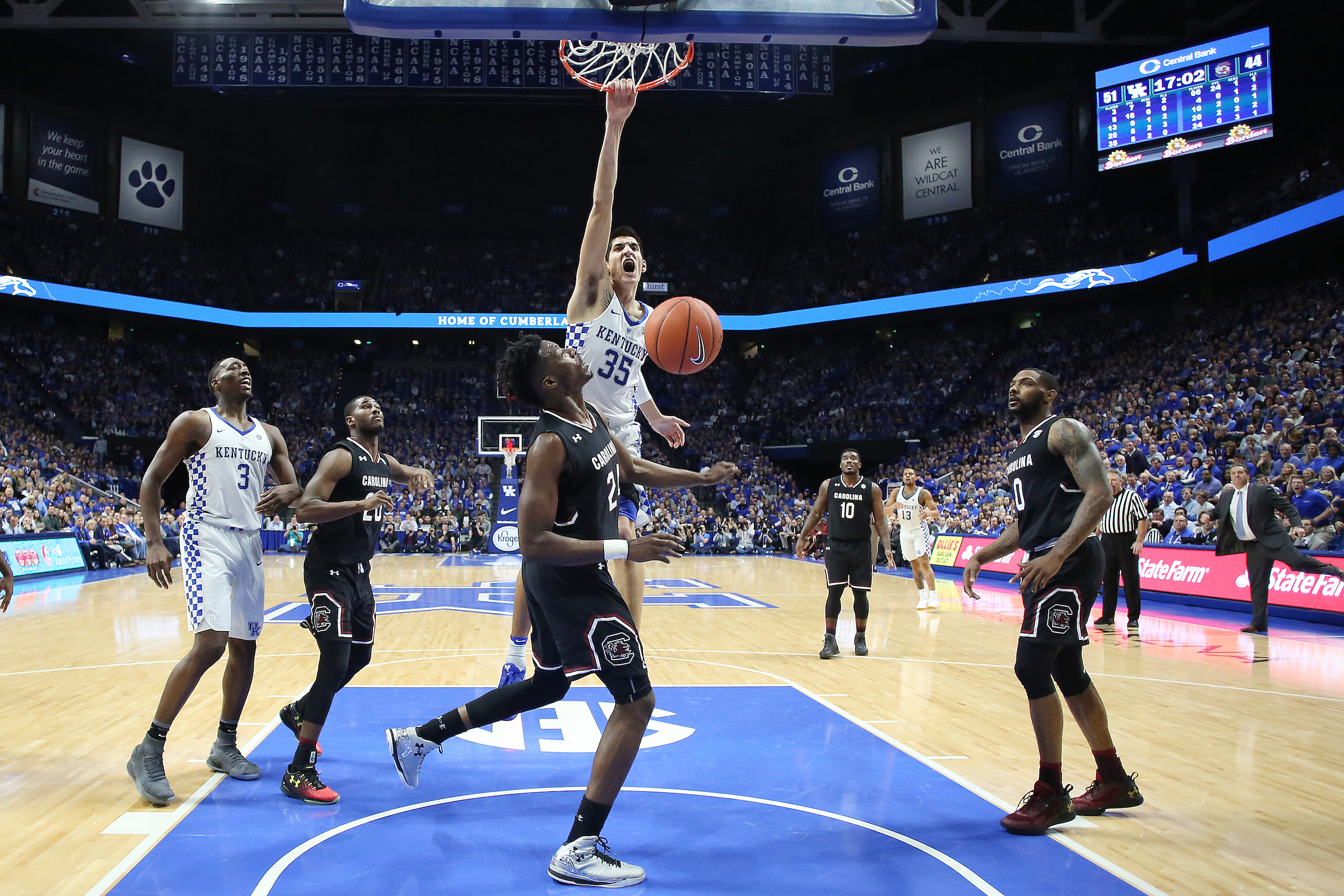 Seniors Step Up in Win Over South Carolina