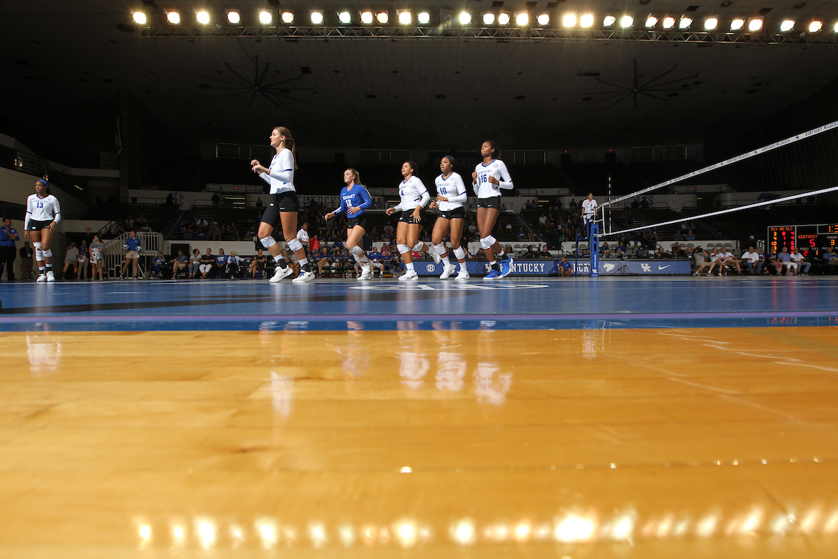 Leah Edmond. Madison Lilley. Gabby Curry. Avery Skinner. Caitlyn Cooper. Gabby Goddard.

UK volleyball sweeps UT Chattanooga. 

Photo by Quinlan Ulysses Foster I UK Athletics