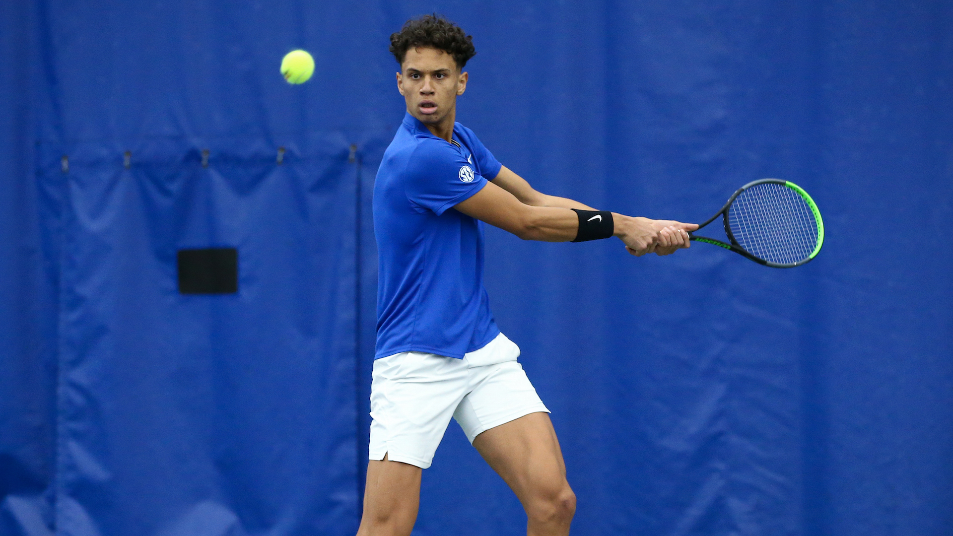 Kentucky Sweeps Alabama to Earn First Conference Win