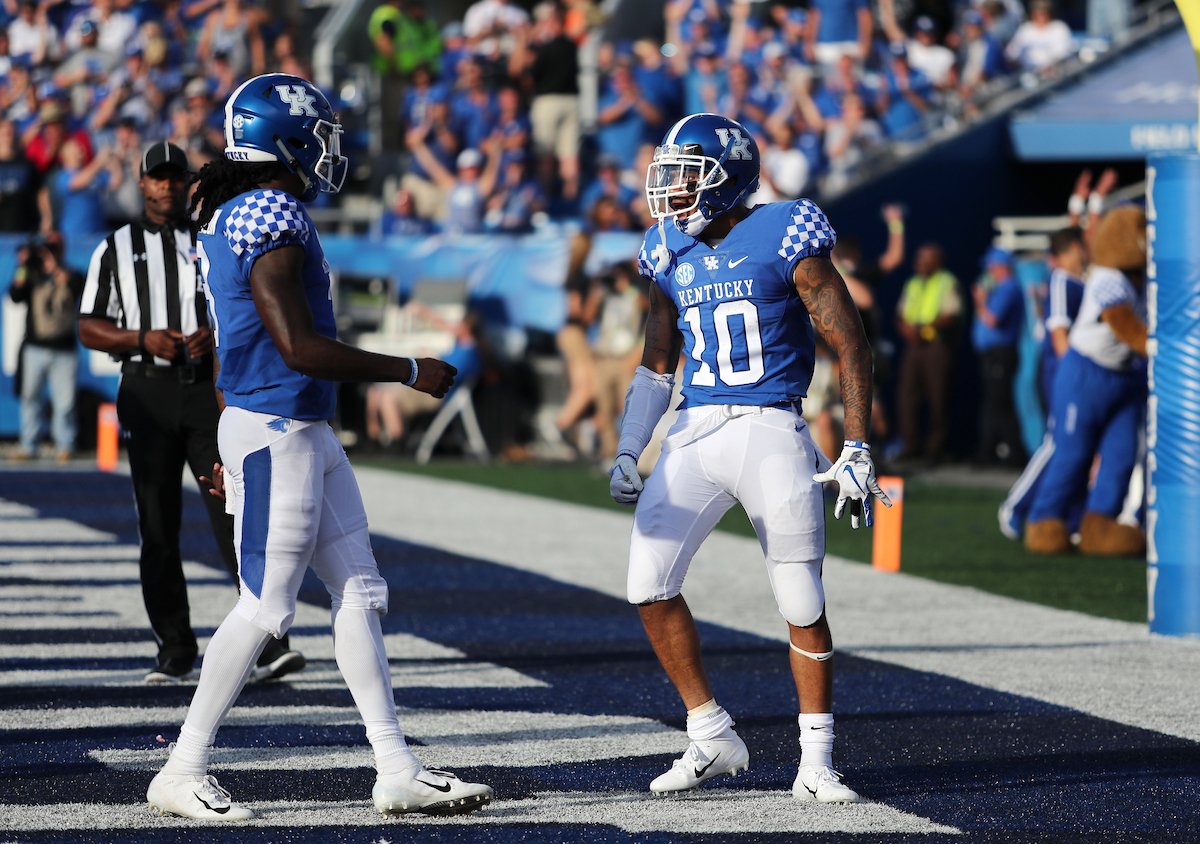 Terry Wilson, Asim AJ Rose


Kentucky Football beats Central Michigan 35-20.

Photo by Britney Howard | UK Athletics