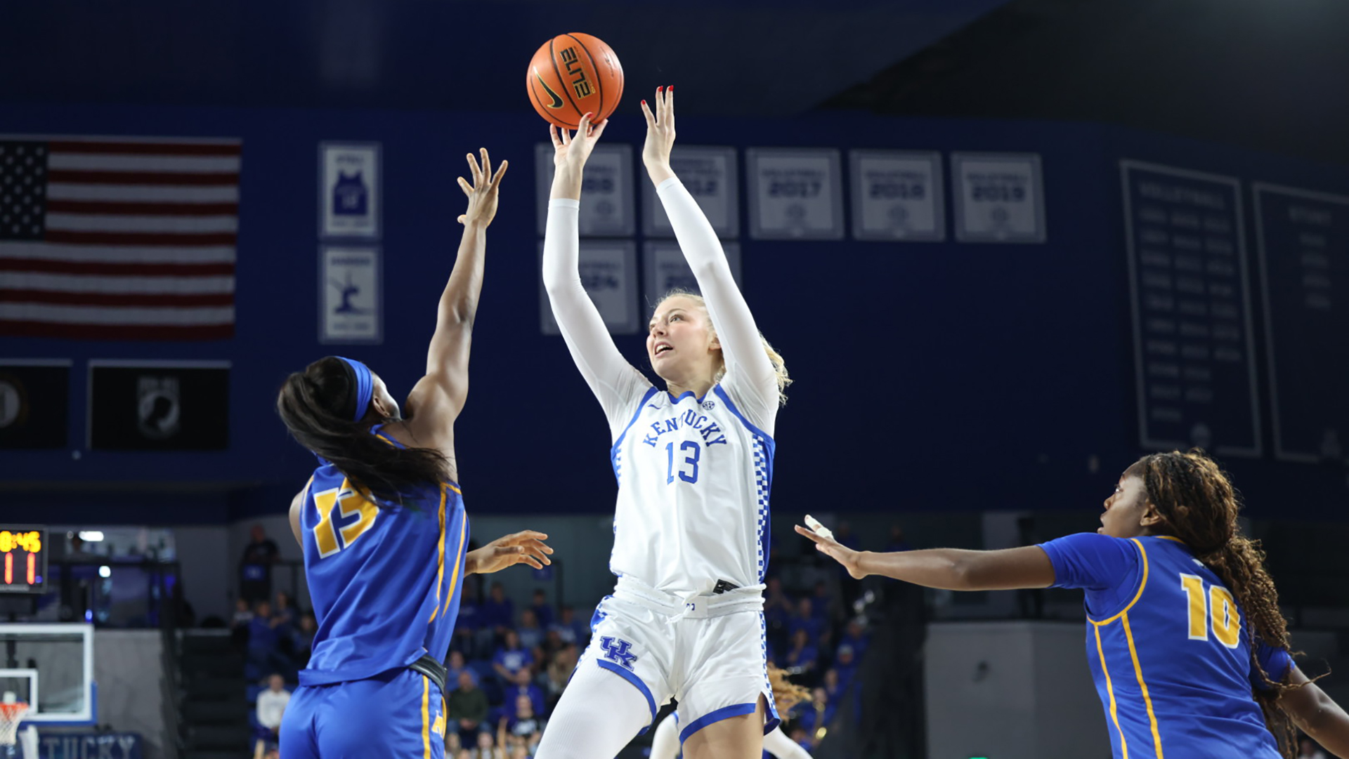 Strack Leads No. 11 Kentucky Past Hofstra