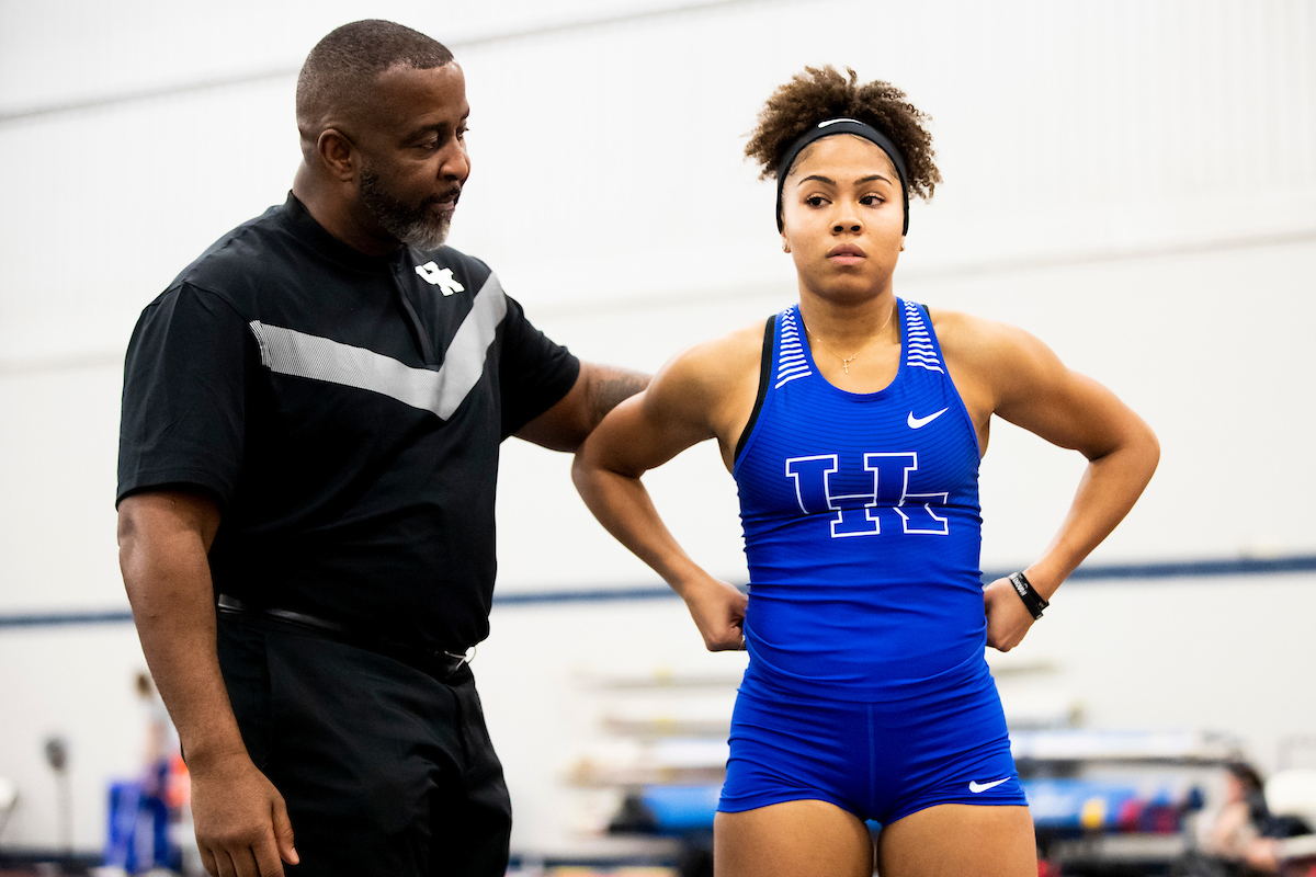 Coach Lonnie Greene. Tatiana Aholou.

Jingle Bells Open.


Photo by Chet White | UK Athletics