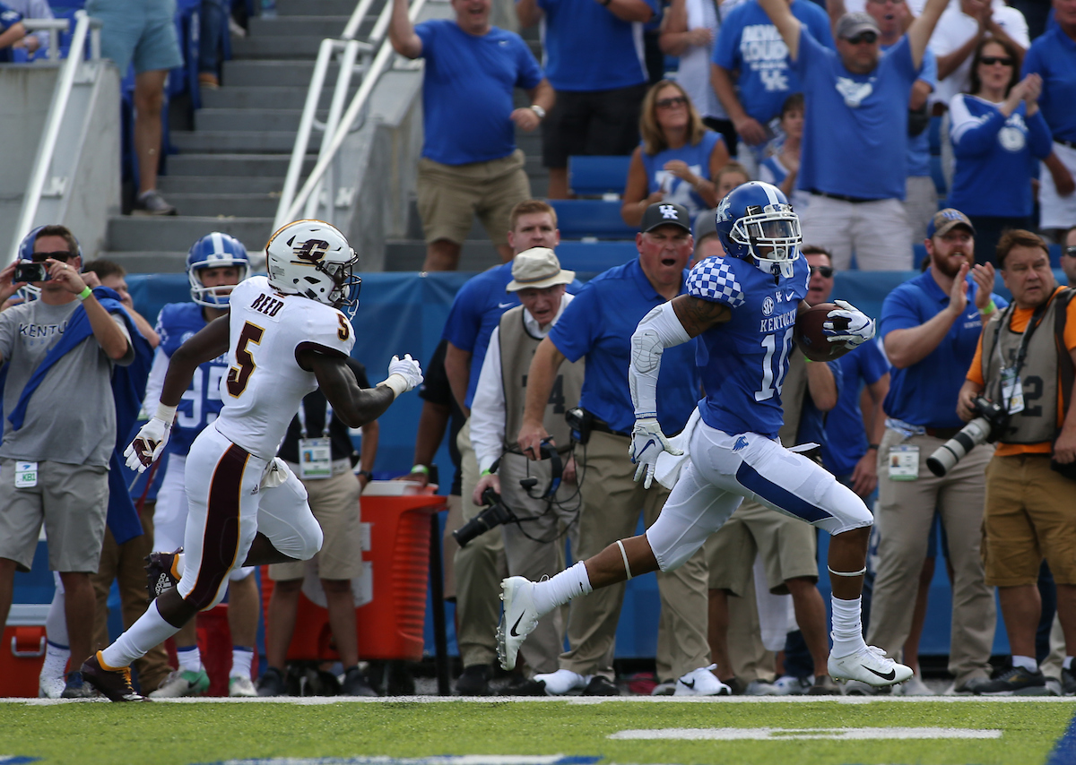 AJ Rose

Kentucky beats Central Michigan 35-20.


Photo By Barry Westerman | UK Athletics