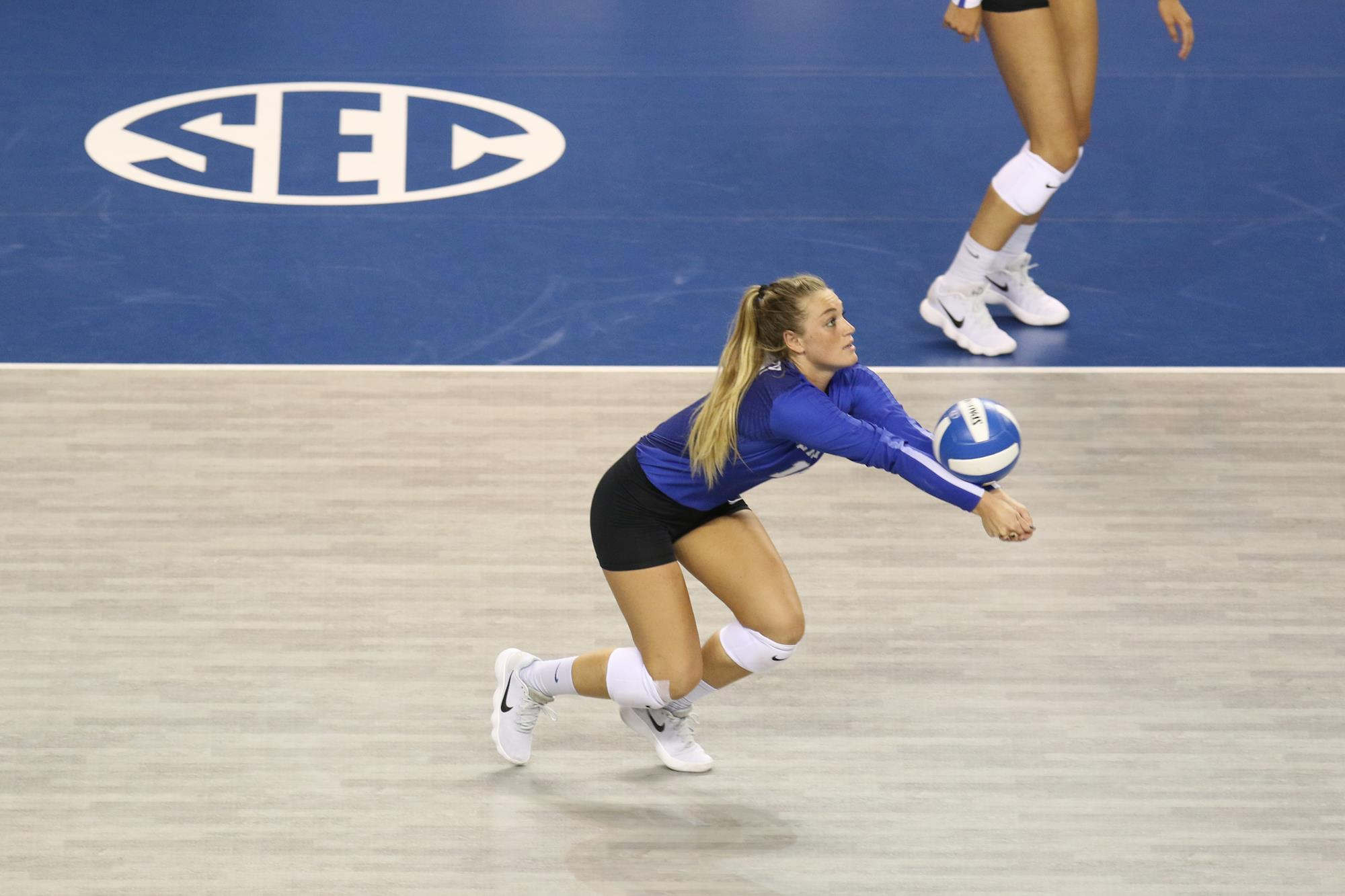 No. 7 Kentucky Drops Opening Night Match in Straight Sets to Utah