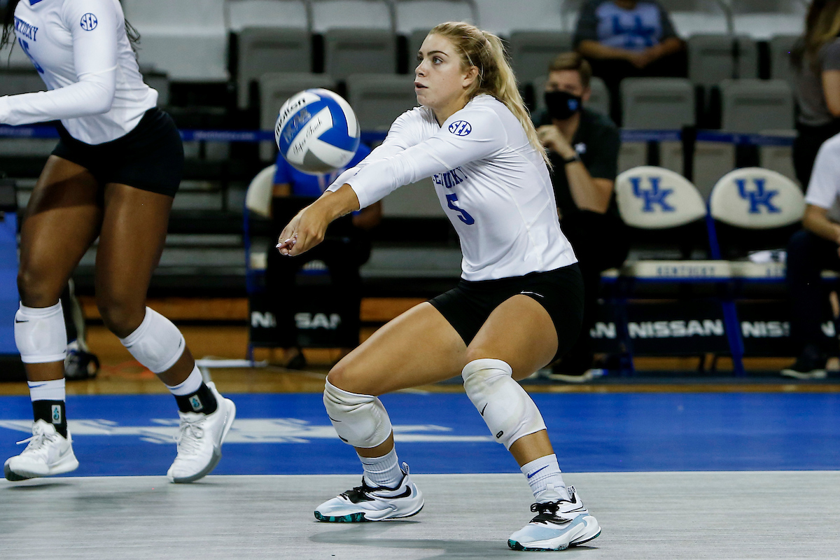 Lauren Tharp.

Kentucky loses to Creighton 0 - 3.

Photo by Sarah Caputi | UK Athletics