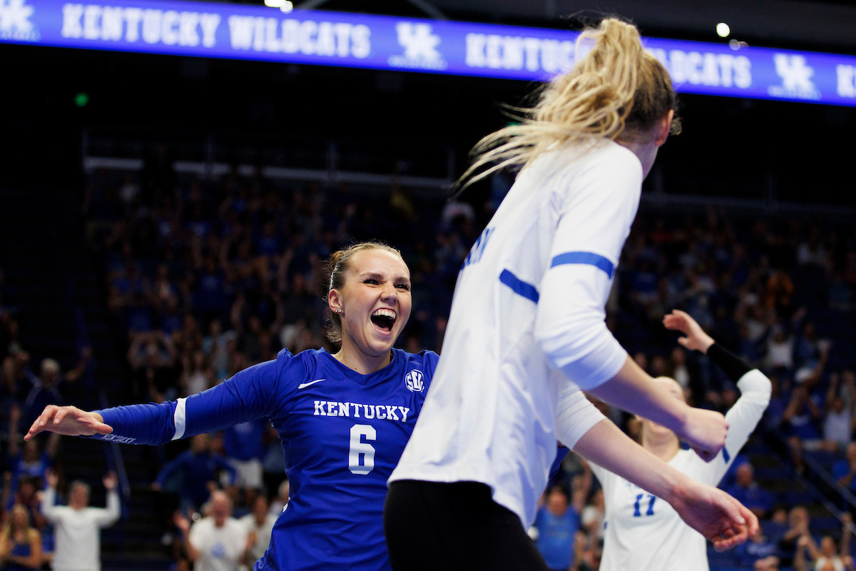 DeLeye, Beavin and Grome Named SEC Players of the Week