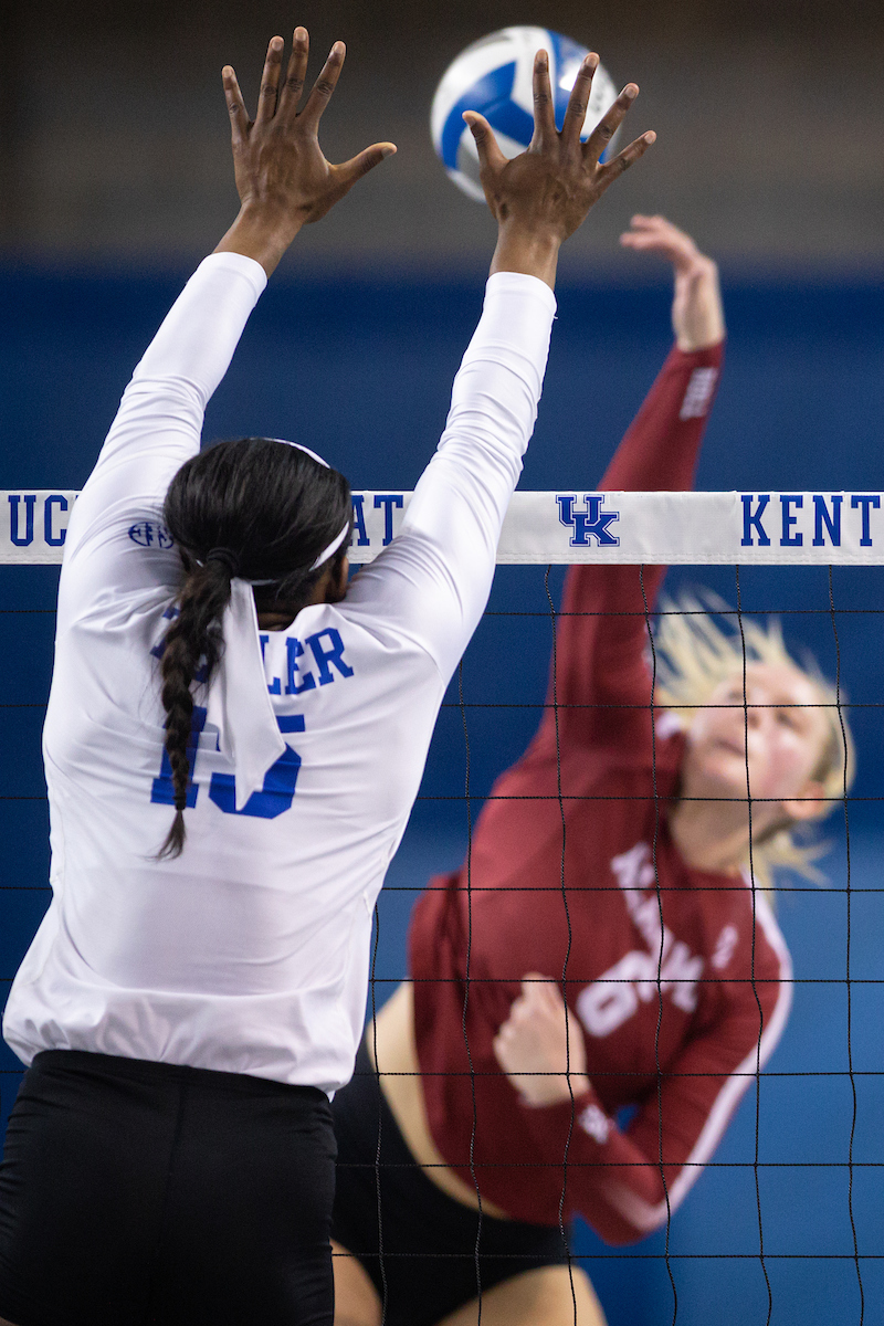 Azhani Tealer.

Kentucky sweeps Alabama 3 - 0

Photo by Grant Lee | UK Athletics