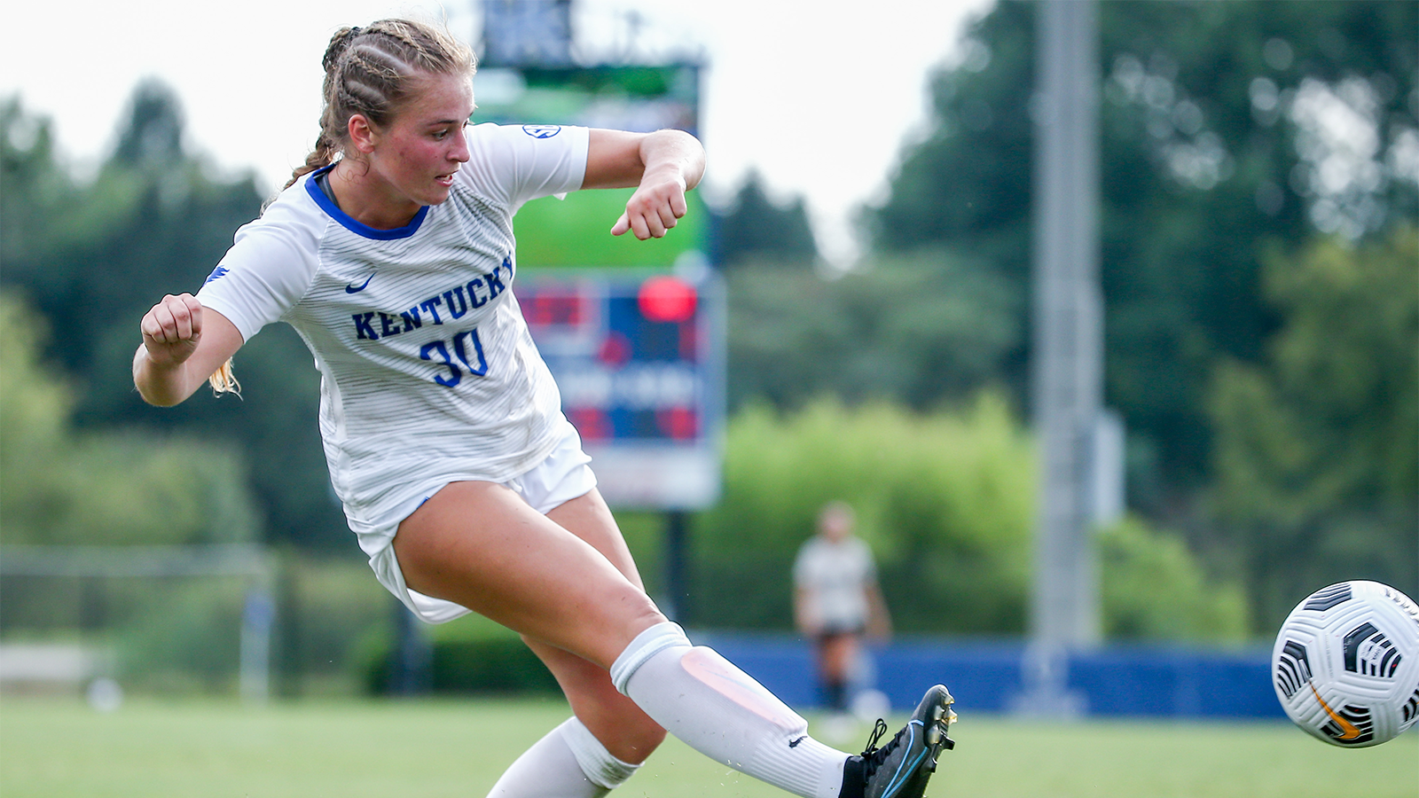 Kentucky Falls to South Carolina, 2-1, on Sunday Afternoon