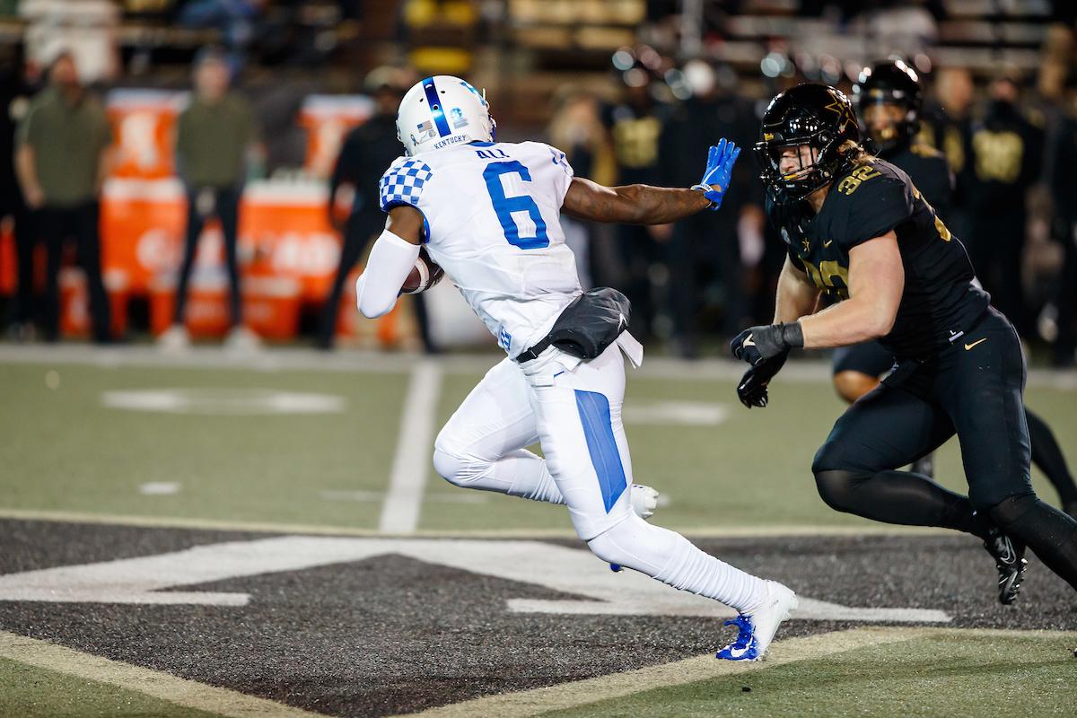 Josh Ali

Kentucky beats Vandy, 34-17.

Photo by Jacob Noger | UK Athletics
