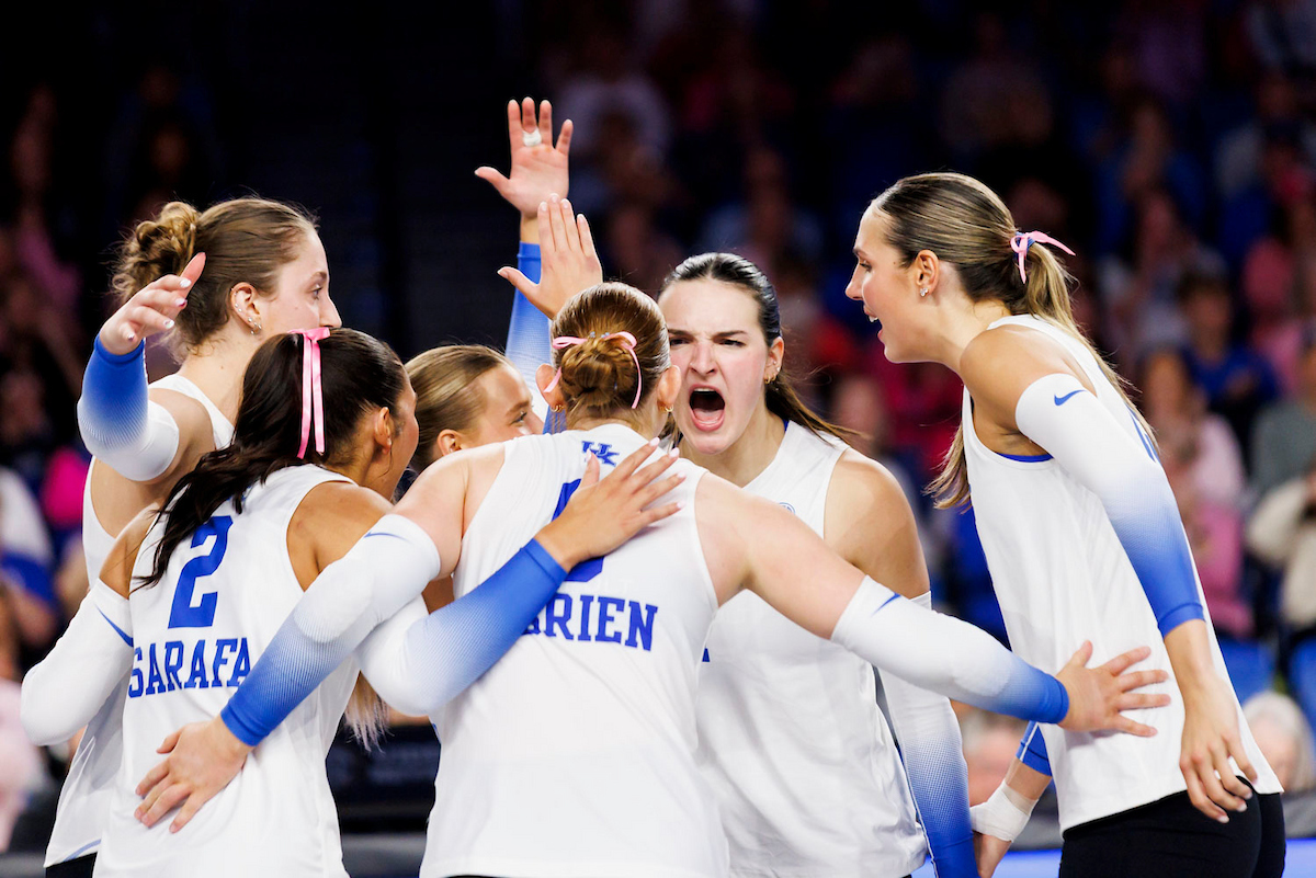 Cats Embrace Pressure, Claim Ninth Consecutive SEC Title