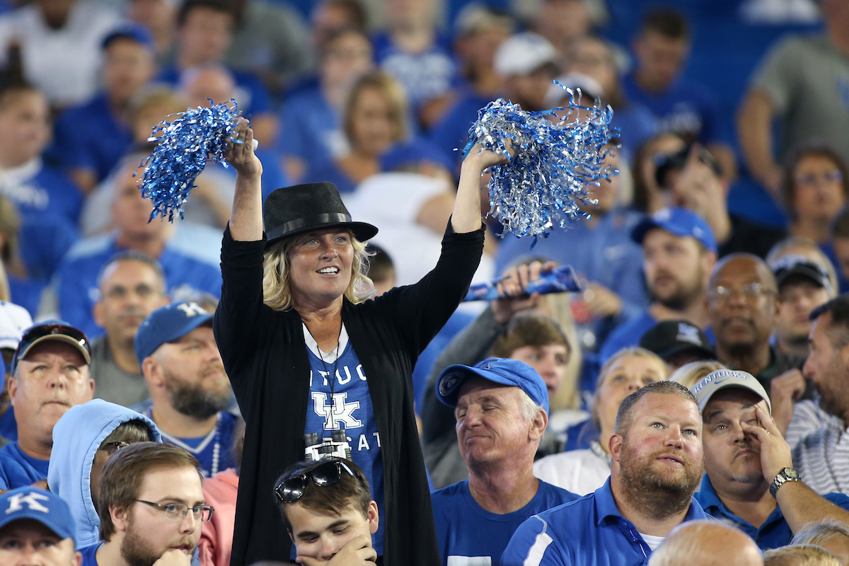 UK Fan

UK beat EMU 38-17.


Photo By Barry Westerman | UK Athletics