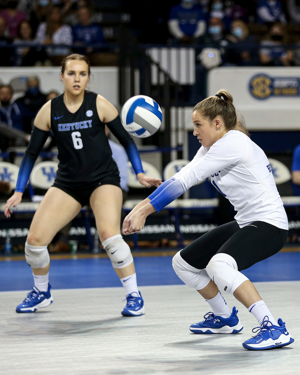 Maddie Berezowitz.

Kentucky sweeps Texas A&M 3-0.

Photo by Grace Bradley | UK Athletics