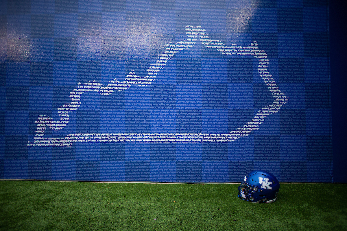 Team.UK football beats MTSU 34-23 on Senior Day at Kroger Field.Photo by Chet White | UK Athletics