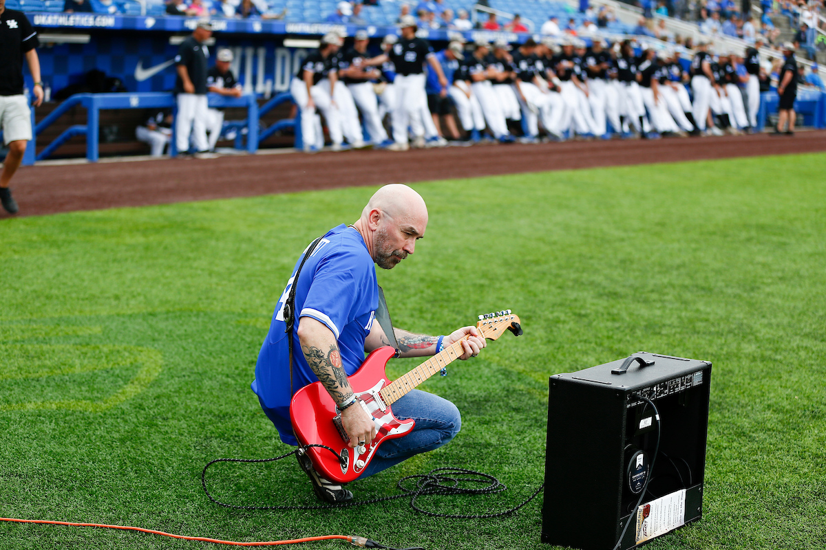 Bo Garrett. National Anthem.

Kentucky falls to Arkansas 5-2.