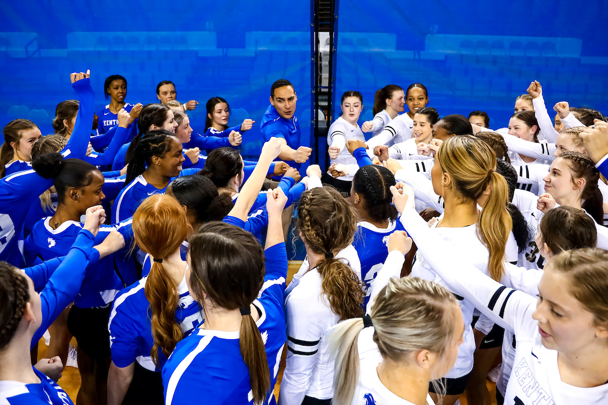 Team.

Kentucky Stunt blue and white scrimmage. 

Photo by Eddie Justice | UK Athletics