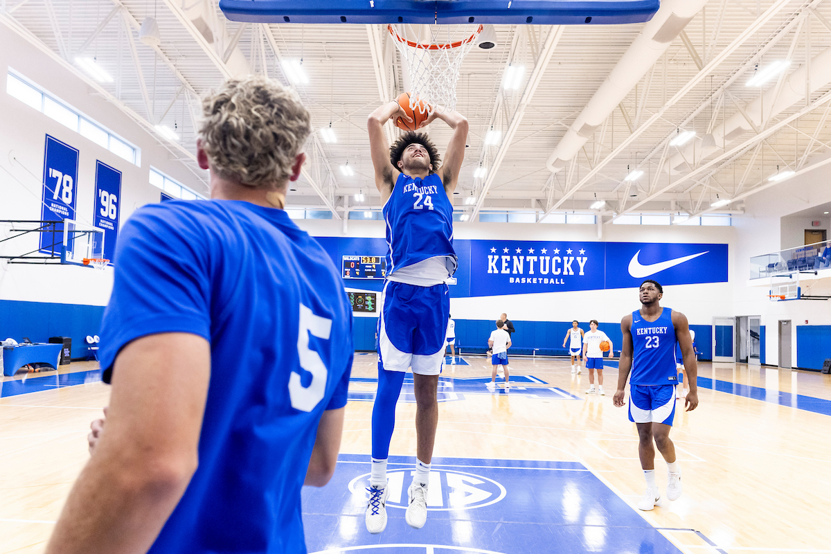 Men's Basketball Practice Photo Gallery (Sept. 2)