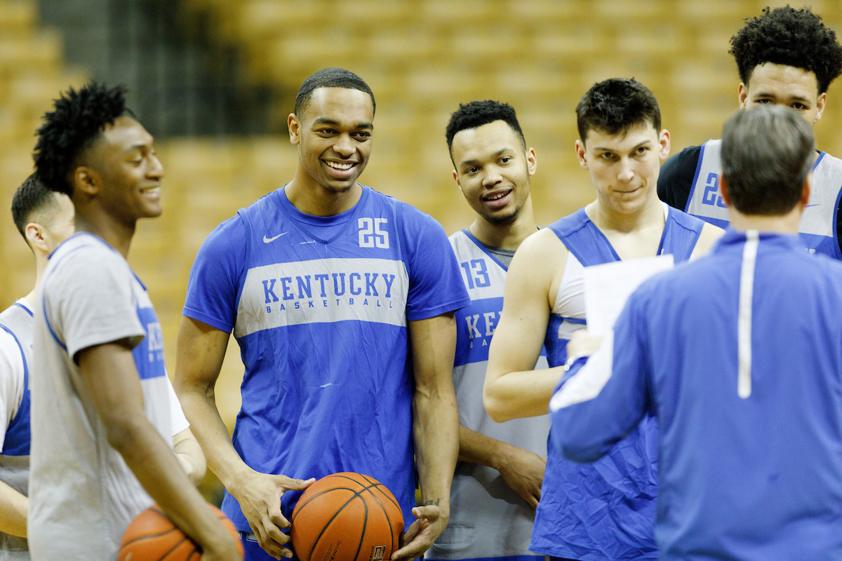Team.


Kentucky beats Missouri, 66-58.

Photo by Elliott Hess | UK Athletics