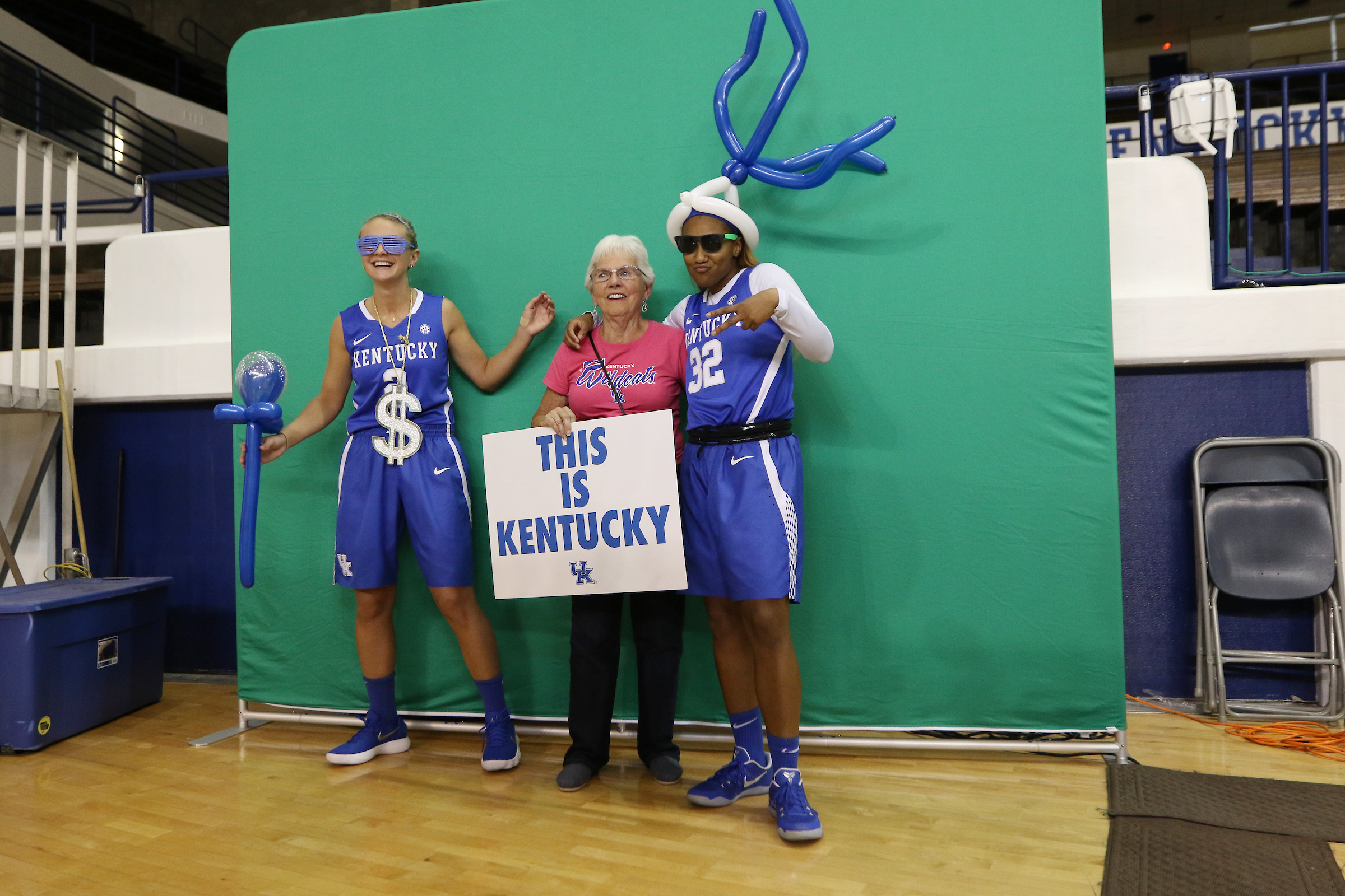 Women's Basketball Fan Day Photo Gallery