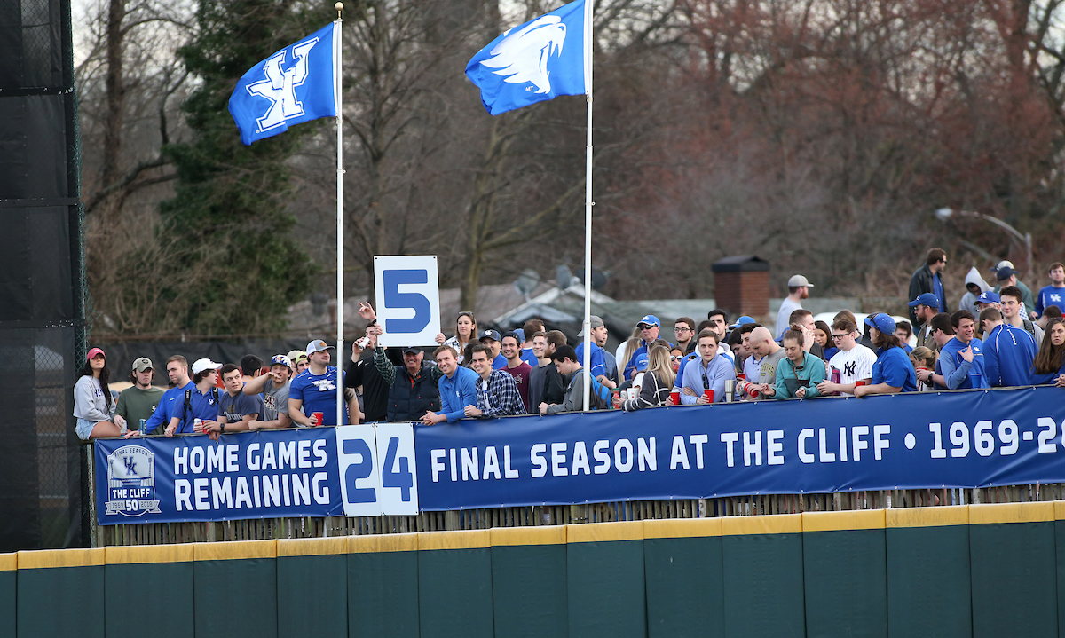 The Cliff

The University of Kentucky baseball team defeats Western Kentucky University 4-3 on Tuesday, February 27th, 2018 at Cliff Hagan Stadium in Lexington, Ky.


Photo By Barry Westerman | UK Athletics
