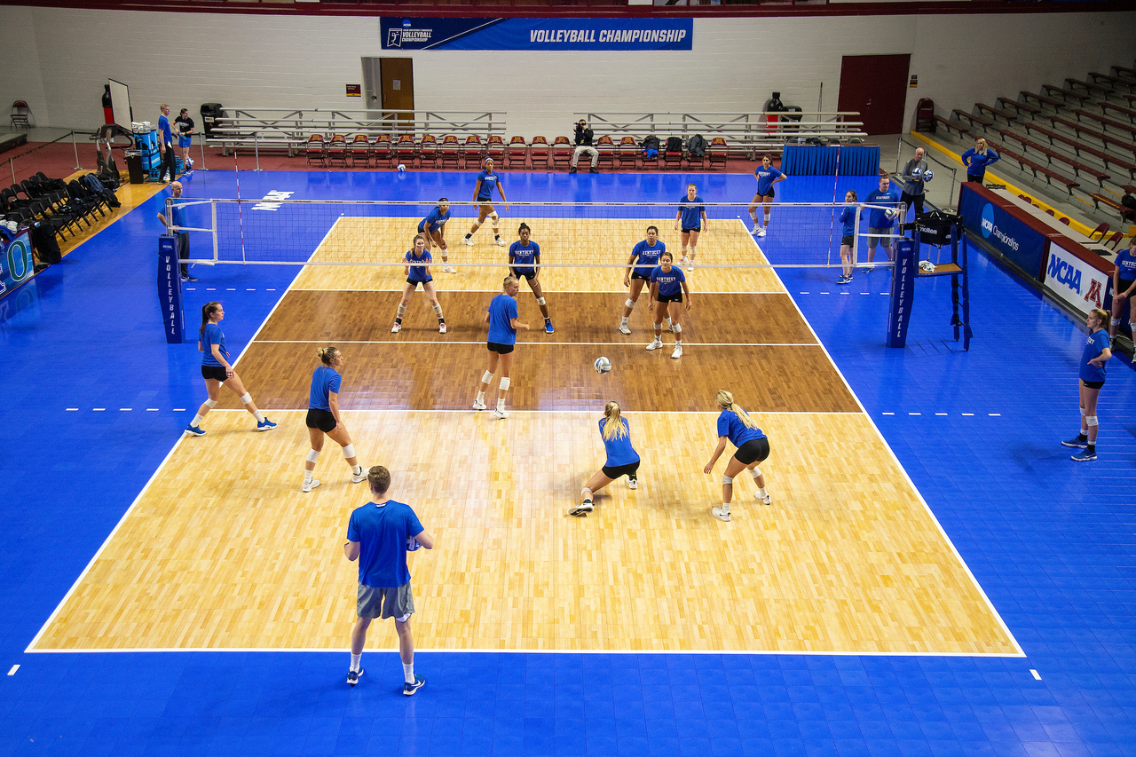 Team.

NCAA volleyball Sweet 16.

Photo by Chet White | UK Athletics