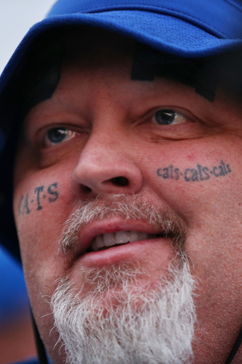 Fans.

Madness campout. 180927.

Photo by Chet White | UK Athletics