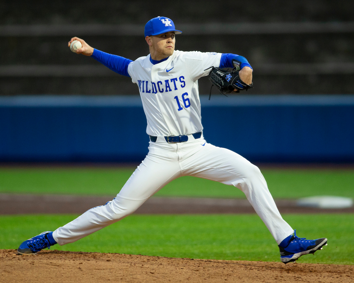 Cole Stupp.Kentucky defeats Western Michigan 14-3.Photo by Tommy Quarles | UK Athletics