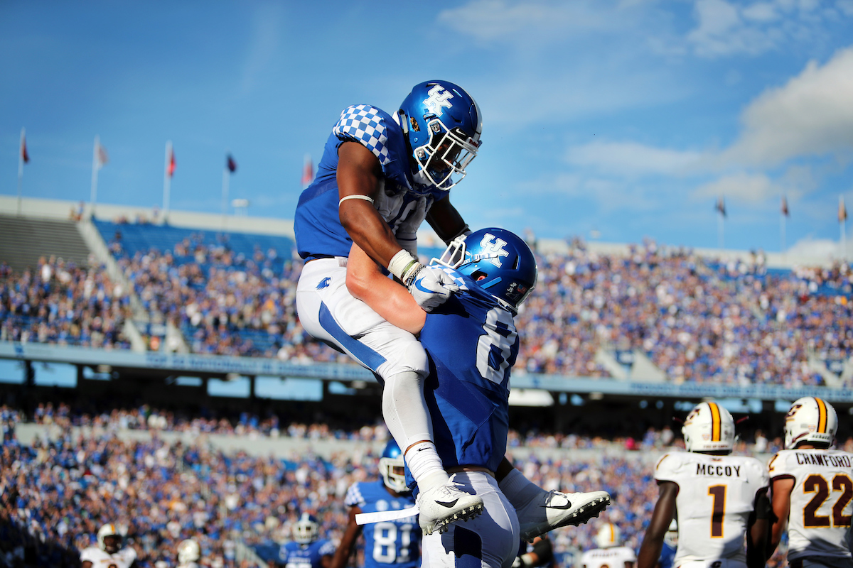 Benny Snell, CJ Conrad 


Kentucky Football beats Central Michigan 35-20.

Photo by Britney Howard | UK Athletics